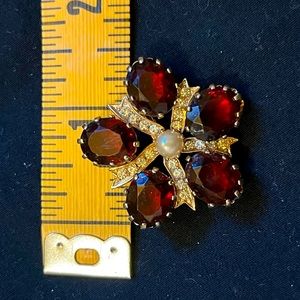Vintage brooch red stones pearl